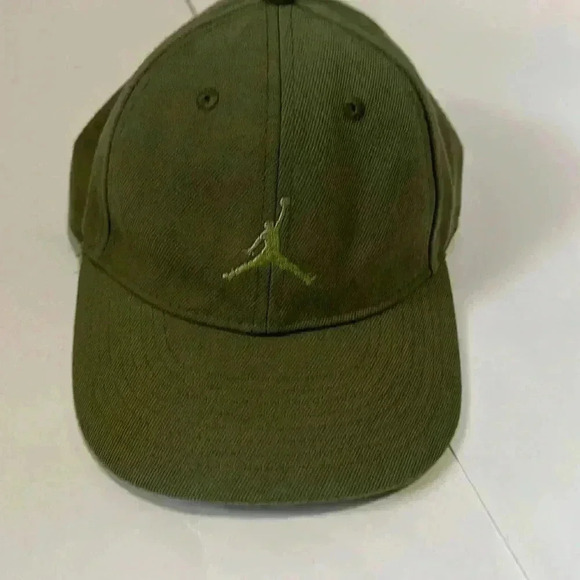 Jordan Other - Air Jordan Youth Size Strapback Hat Green Jumpman